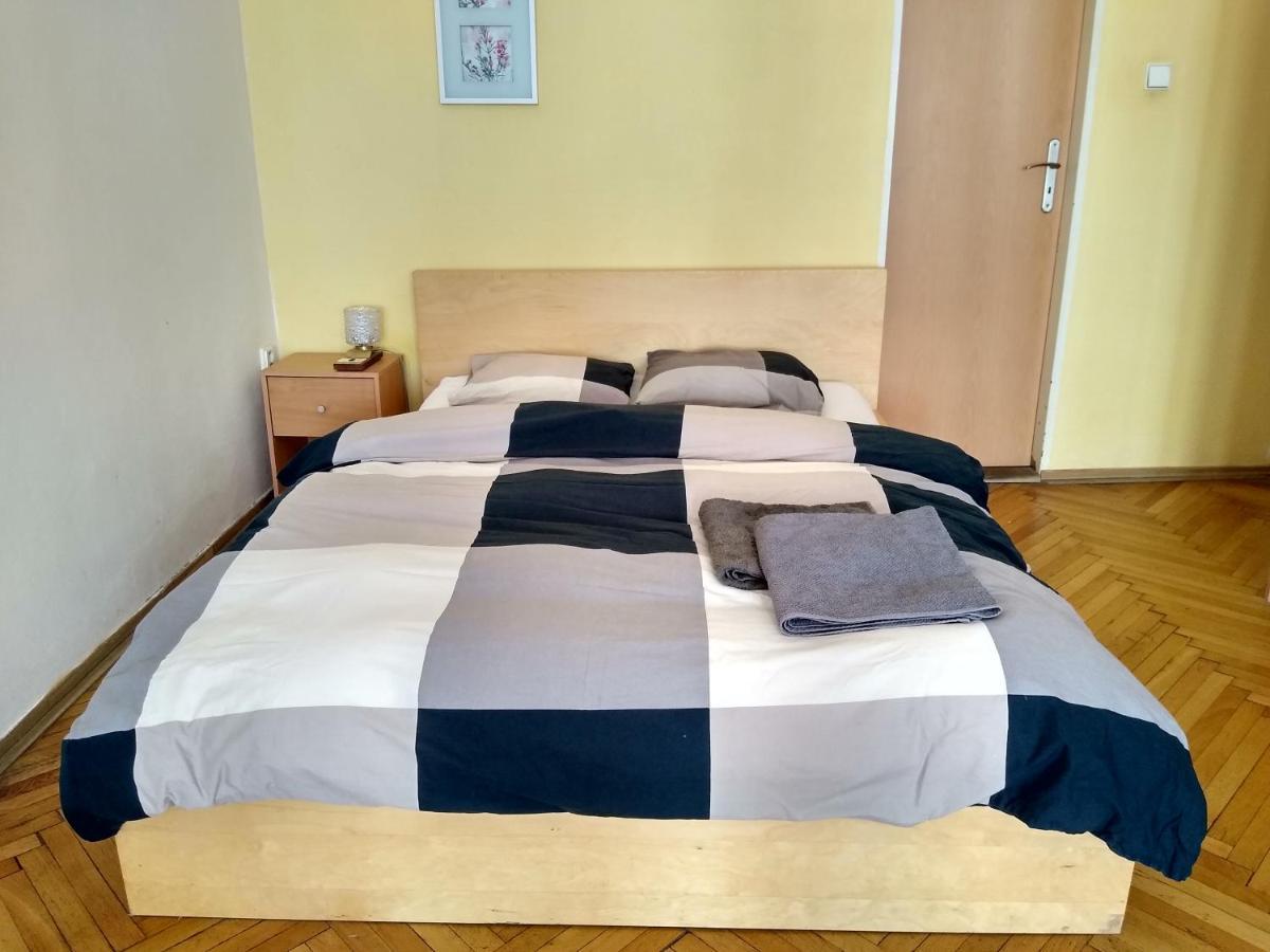 Daire Location In - Old Town *